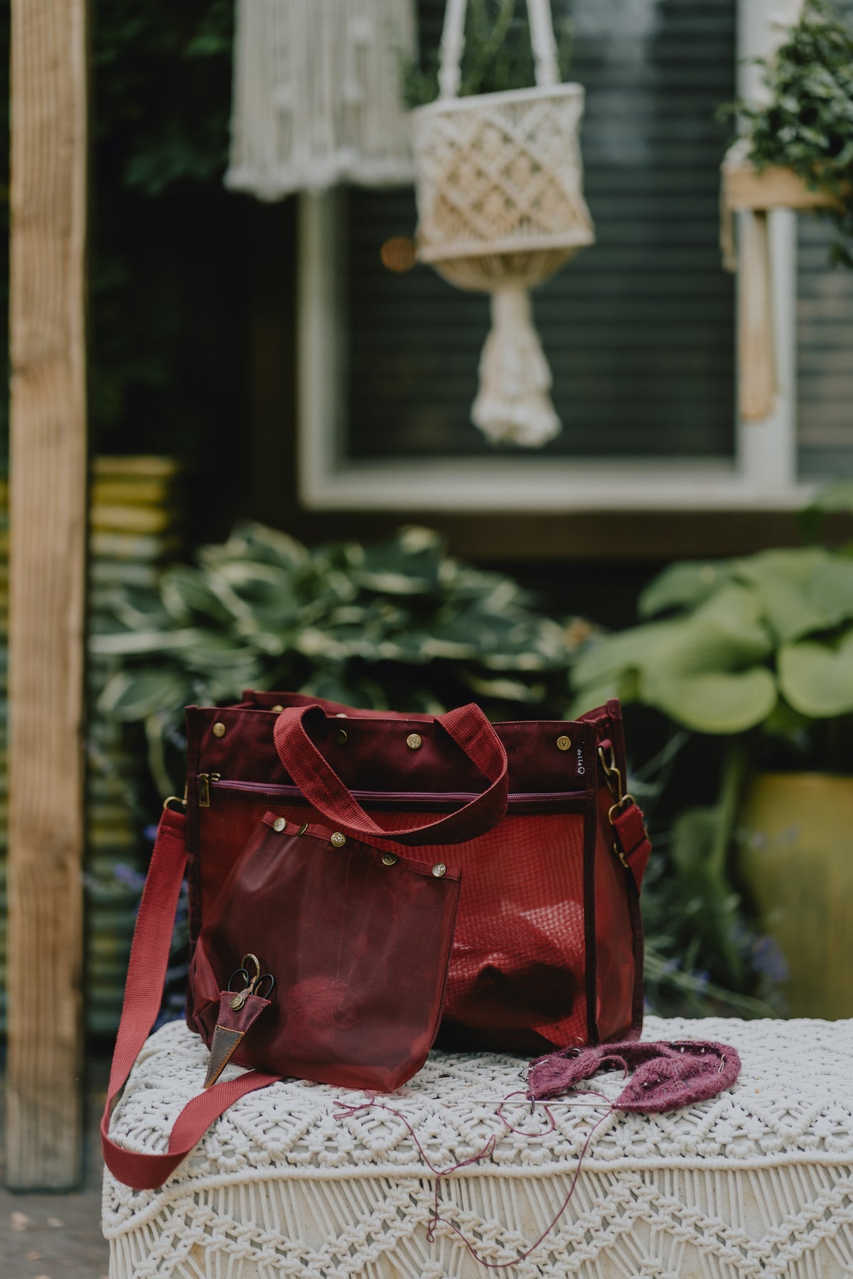 della Q Maker's Mesh Tote - Red